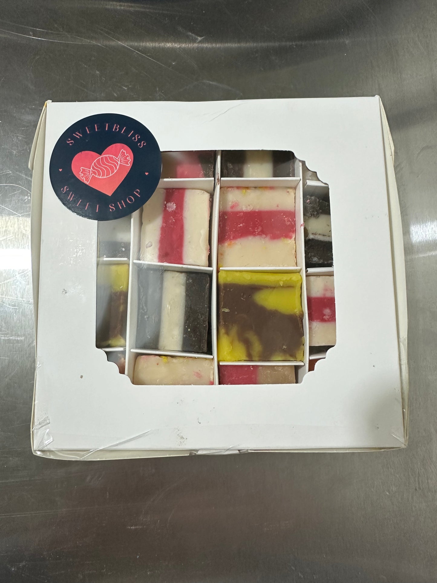 Fudge Box 16 piece, 8 Flavours